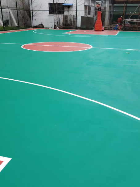 梨树 球场长期使用易出现地面开裂